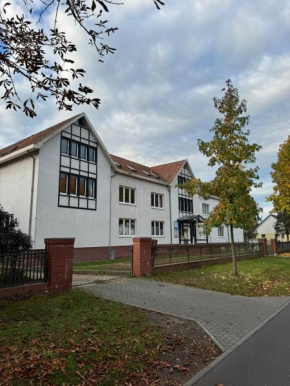 FC-Apartmenthaus Falkensee mit großem Garten und PKW Stellflächen